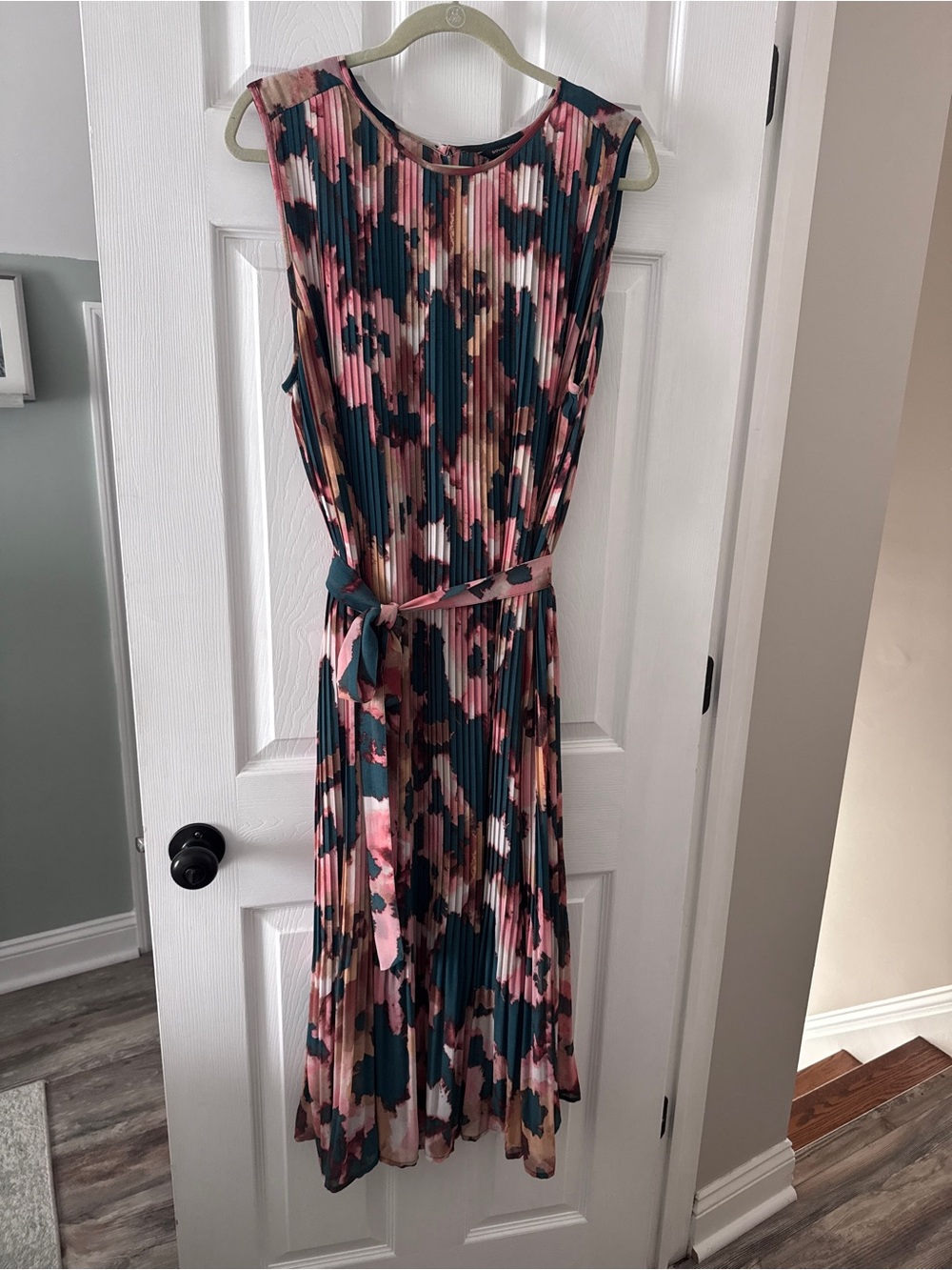Banana Republic Factory Pleated Floral Midi Dress in Pink & Teal